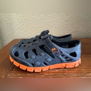 Stride Rite Surprize Demetrius Kids Sz. 10 Rubber Closed Toe Active Water Shoes